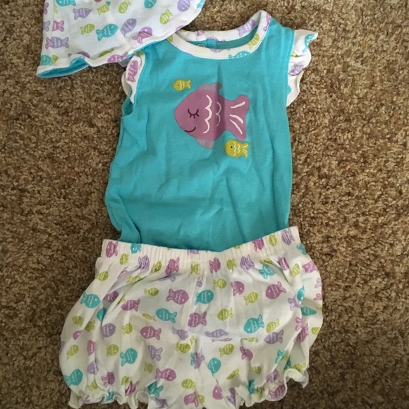 Adorable girls clothes - Picture 5 of 8